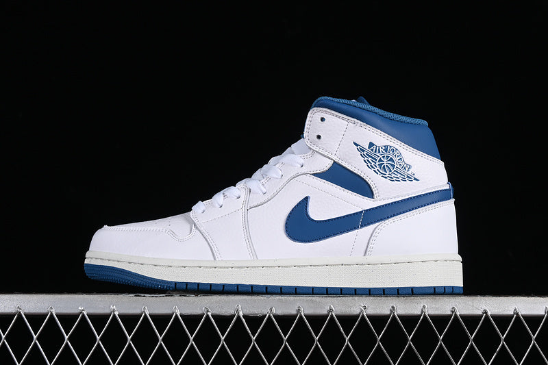 AJ1 Mid