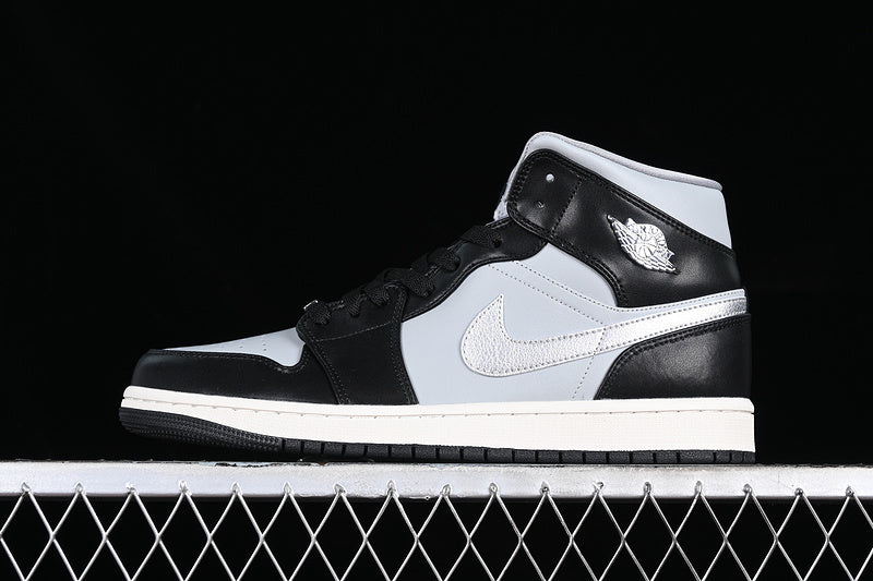 AJ1 Mid