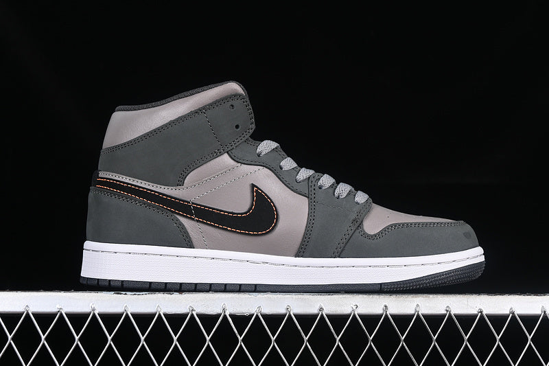 AJ1 Mid