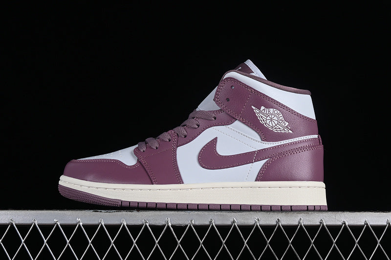AJ1 Mid