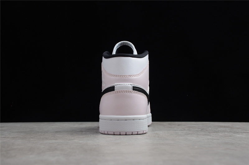 AJ1 Mid