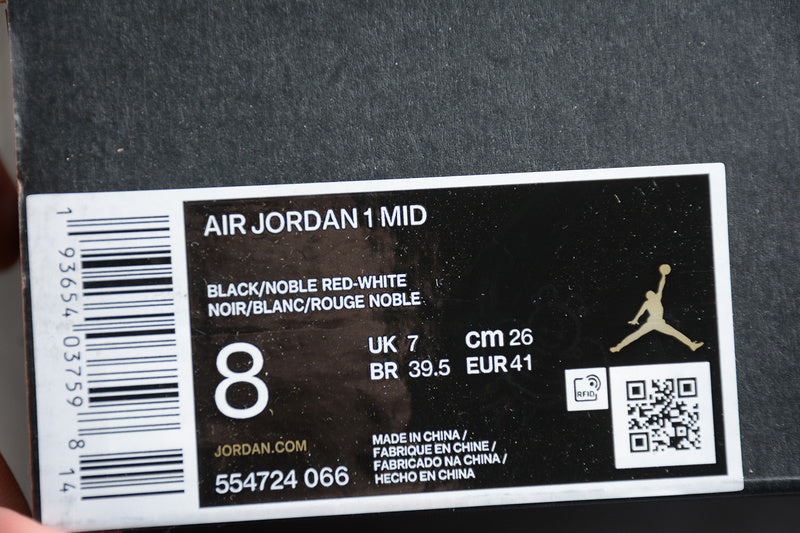 AJ1 Mid