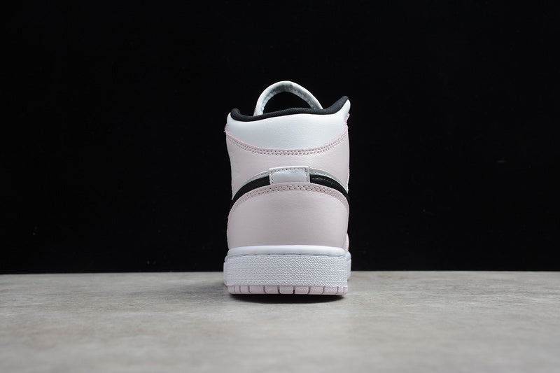 AJ1 Mid