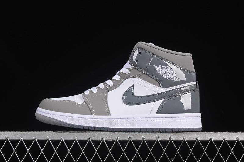 AJ1 Mid