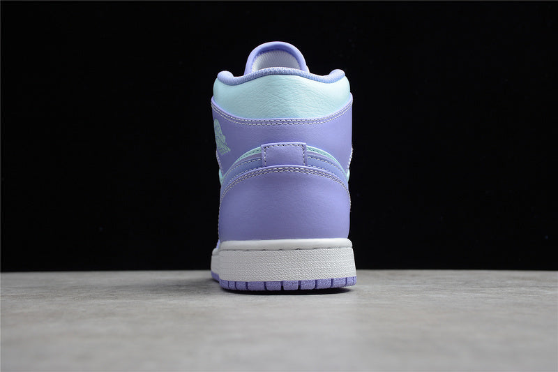 AJ1 Mid