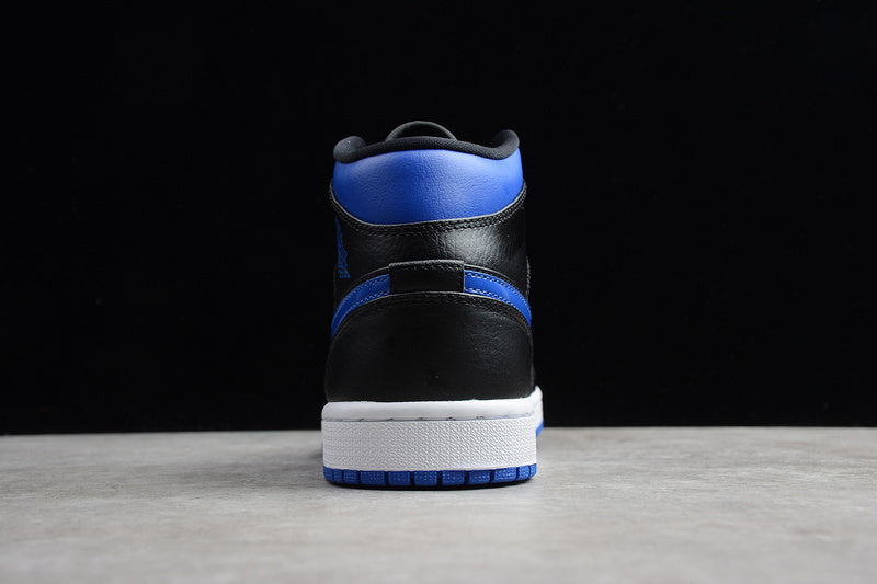 AJ1 Mid