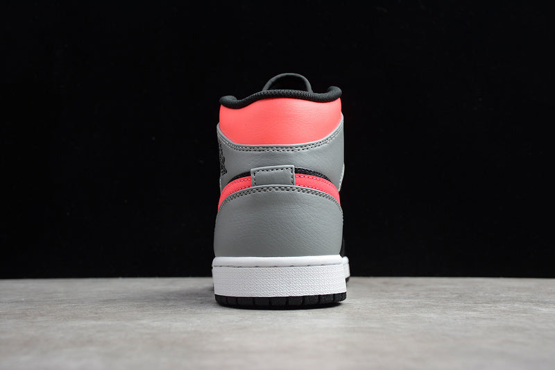 AJ1 Mid