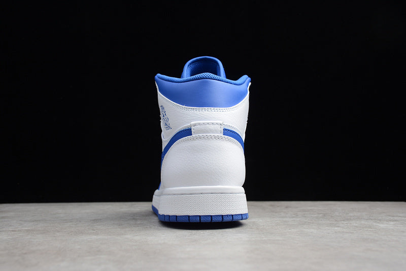 AJ1 Mid