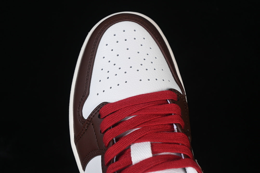 AJ1 Low