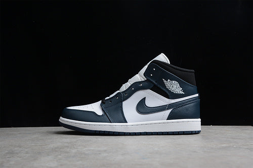 AJ1 Mid