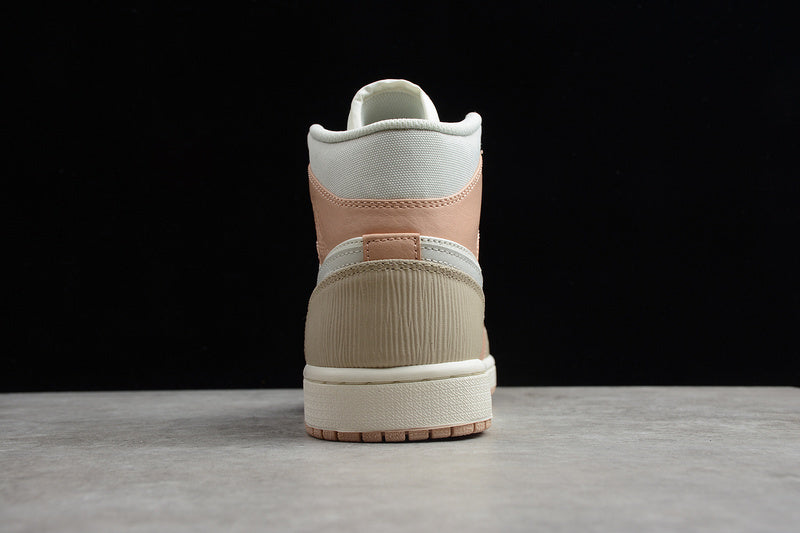 AJ1 Mid