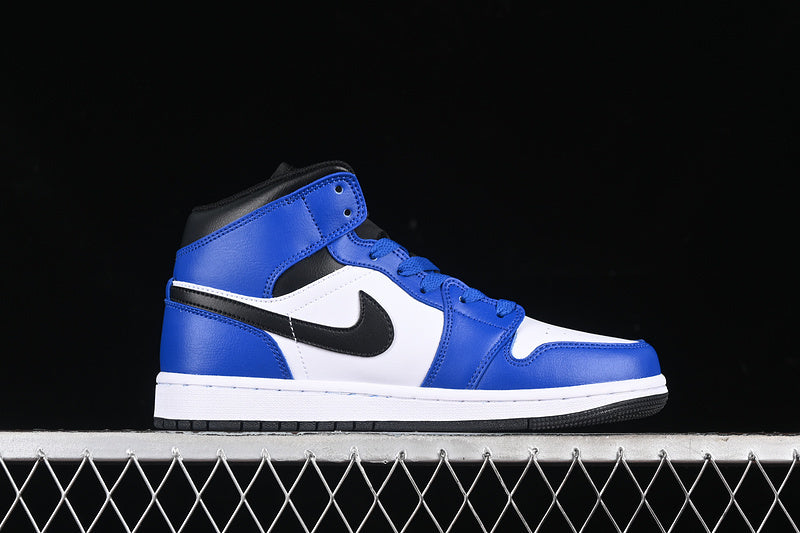 AJ1 Mid