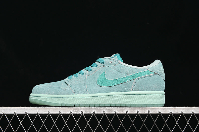 AJ1 Low