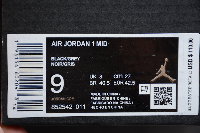 AJ1 Mid