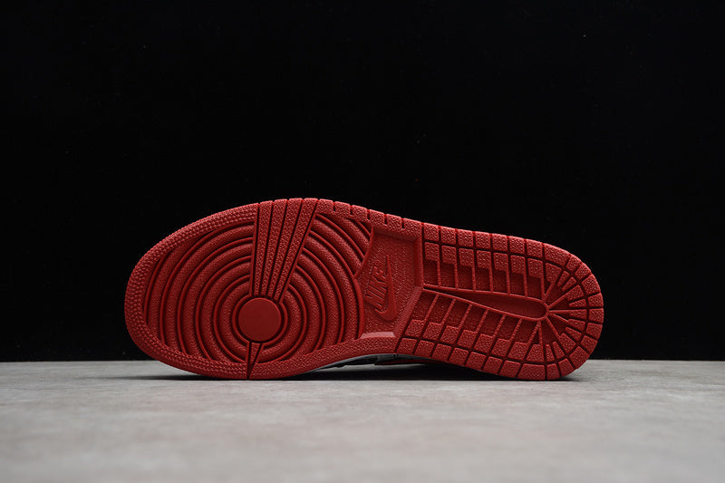 AJ1 Mid