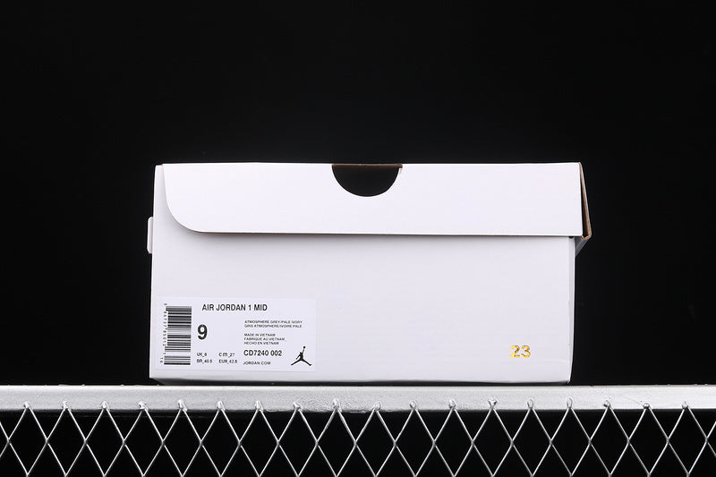 AJ1 Mid