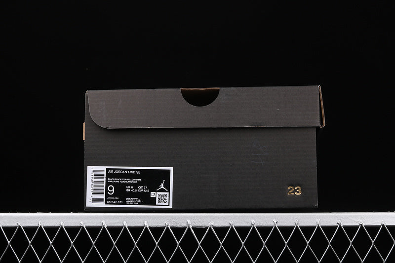 AJ1 Mid