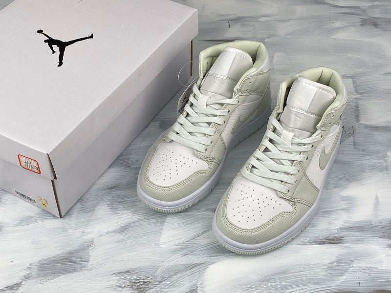 AJ1 Mid