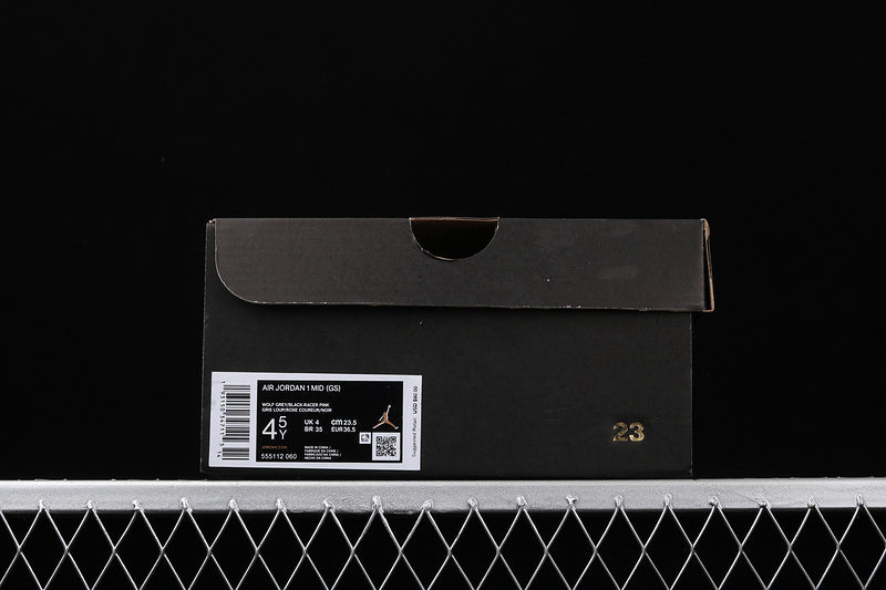AJ1 Mid