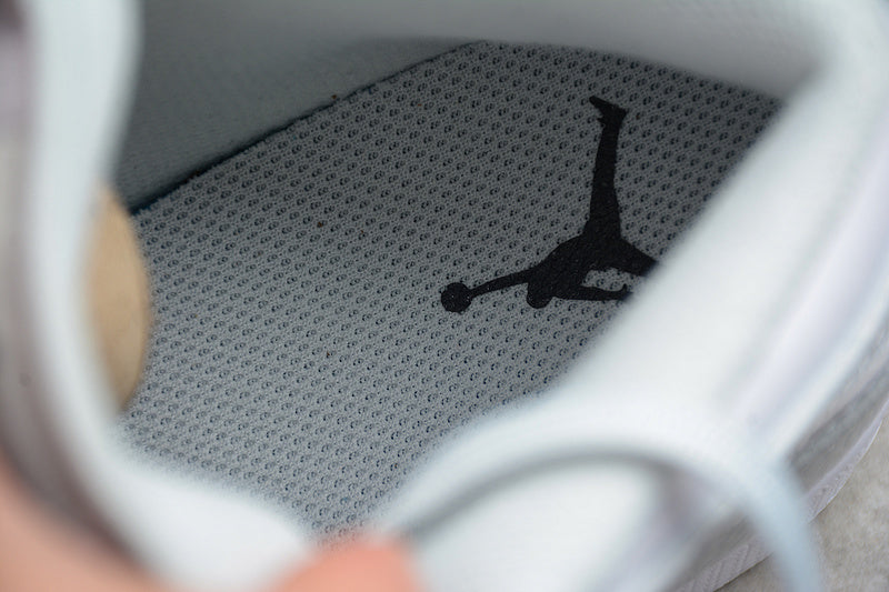 AJ1 Mid