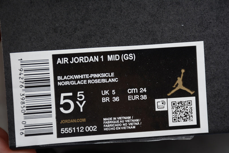 AJ1 Mid