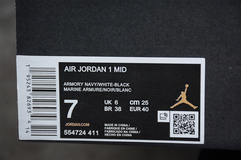AJ1 Mid