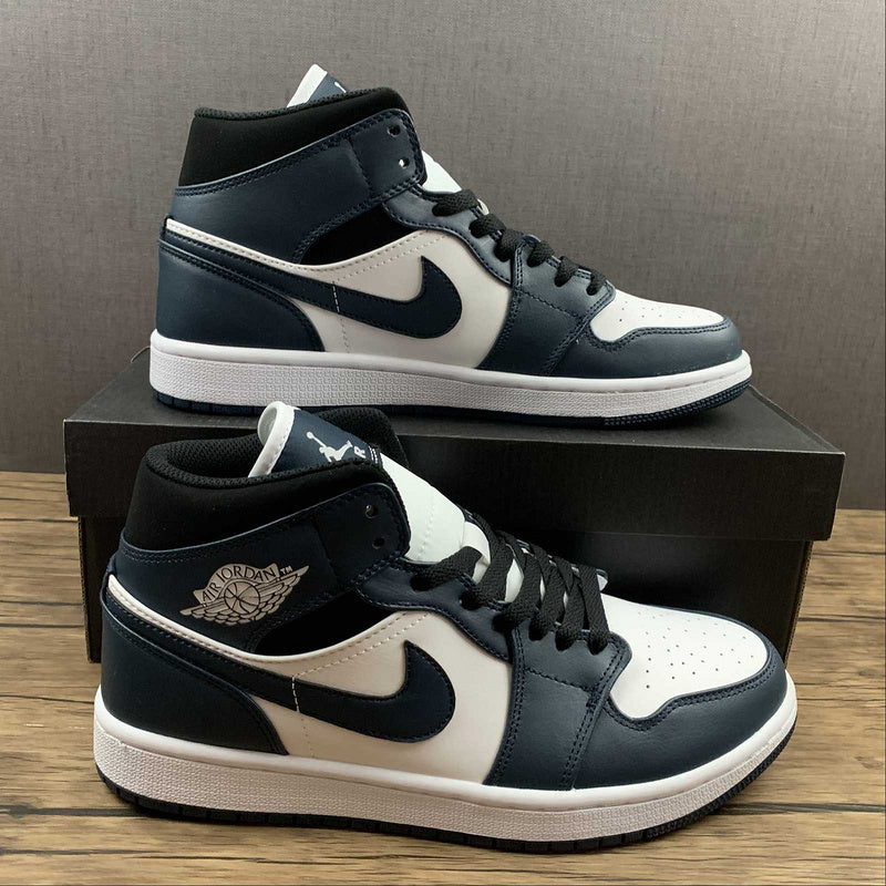 AJ1 Mid
