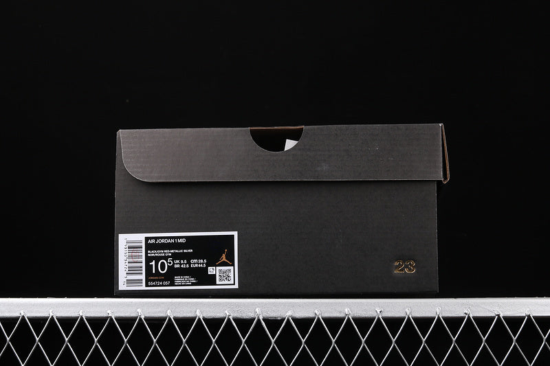 AJ1 Mid