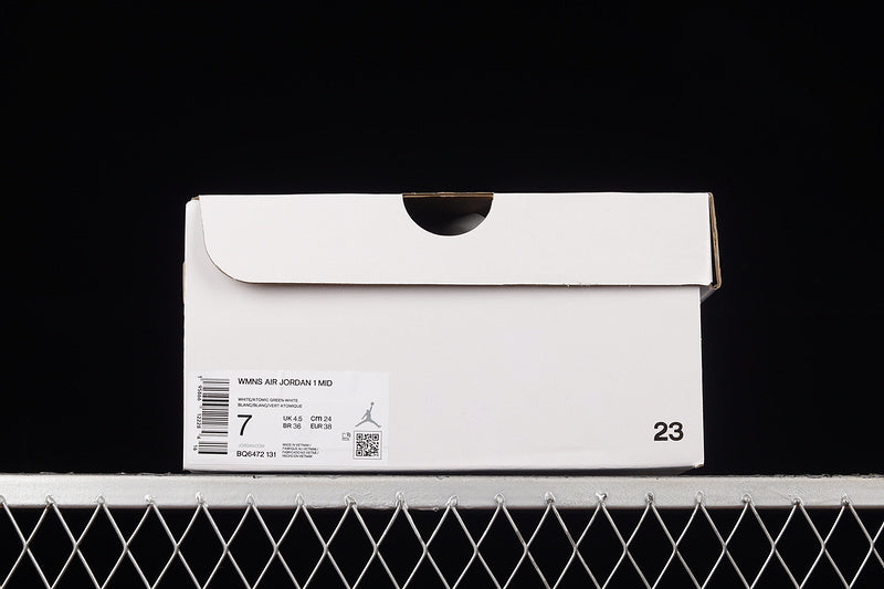 AJ1 Mid