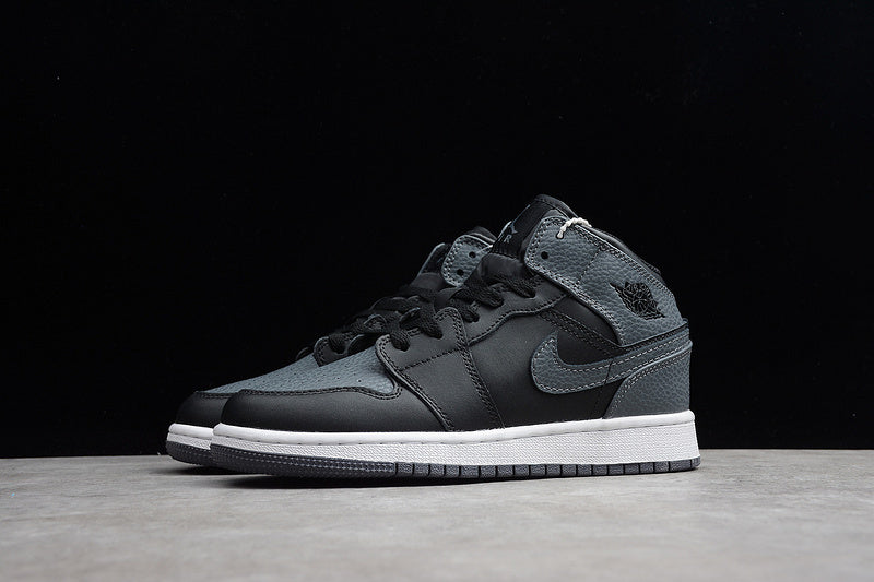AJ1 Mid