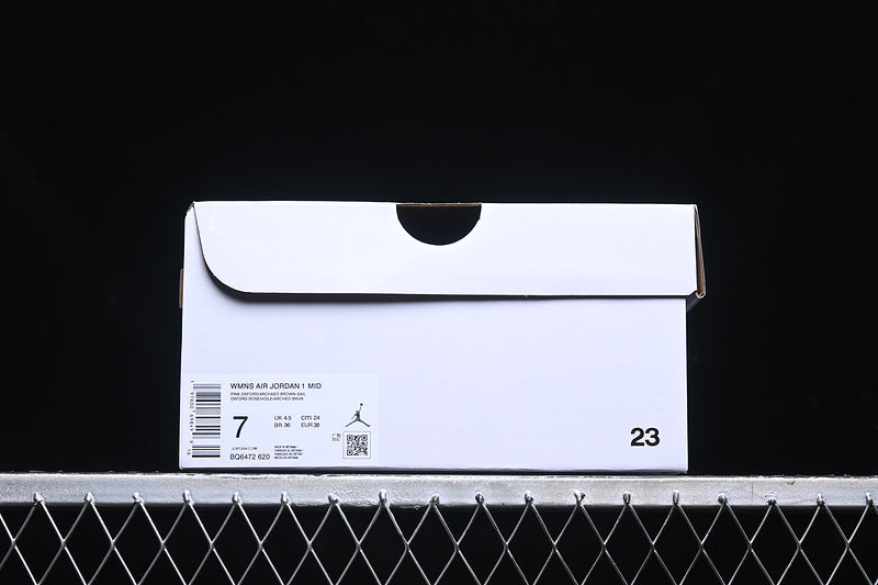 AJ1 Mid