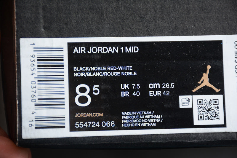 AJ1 Mid