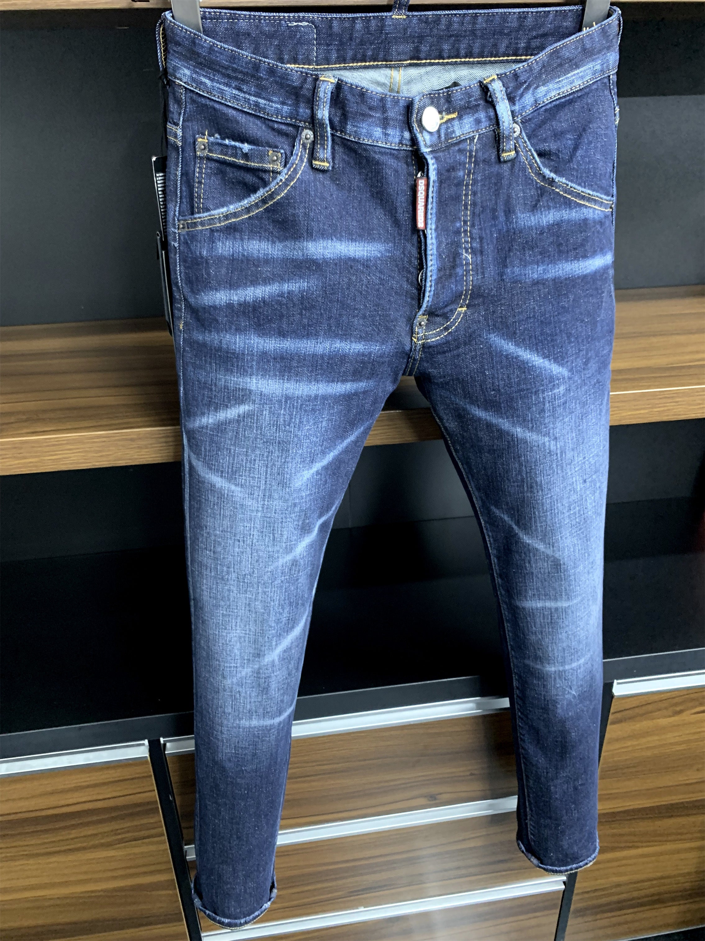 D2 Jeans