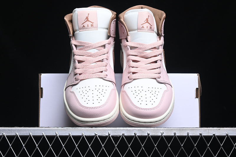 AJ1 Mid