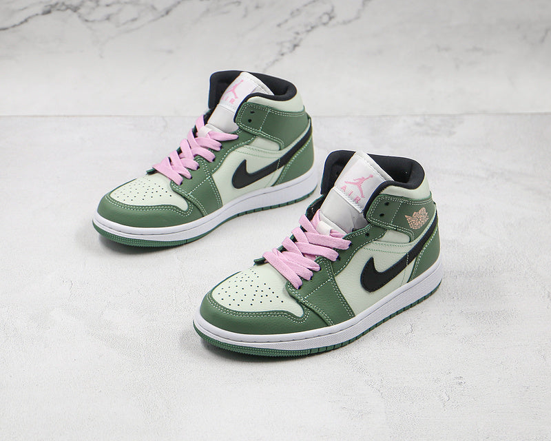 AJ1 Mid