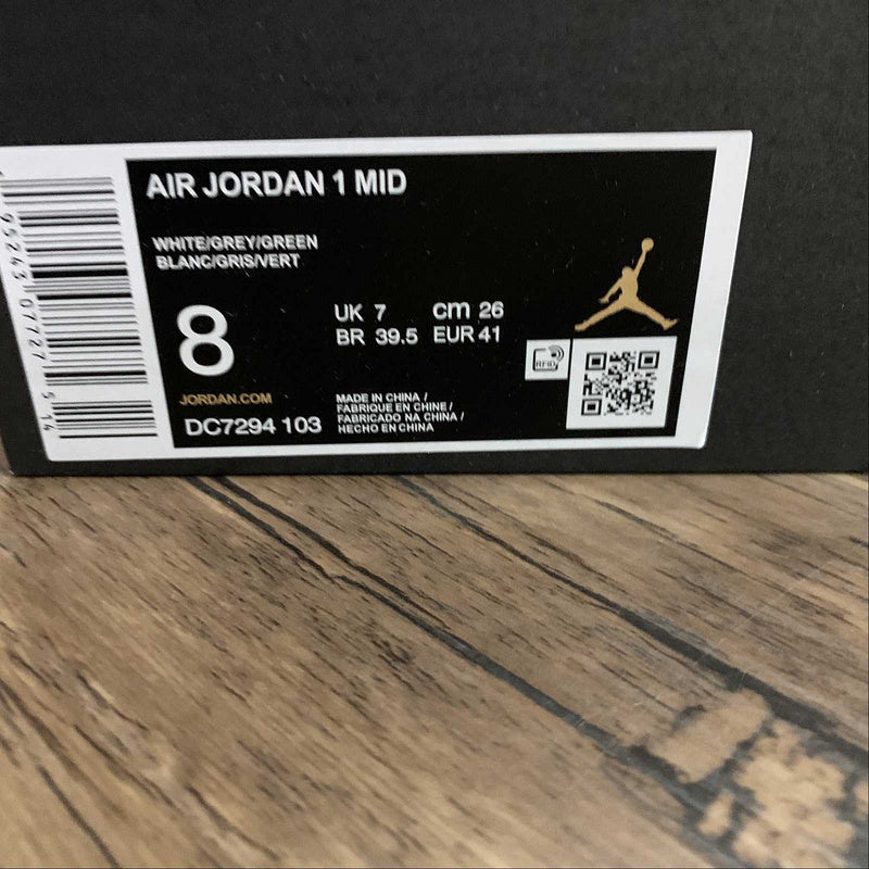 AJ1 Mid