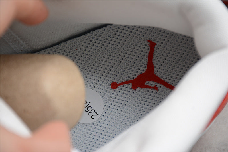 AJ1 Mid