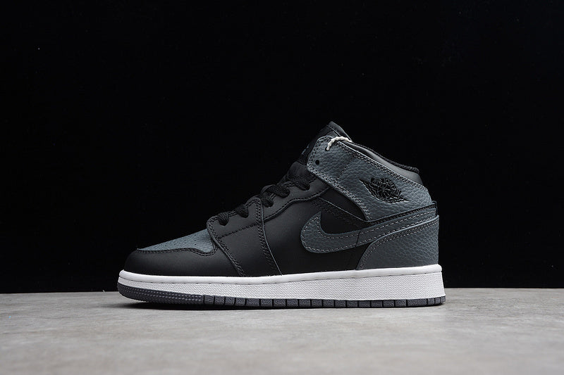 AJ1 Mid