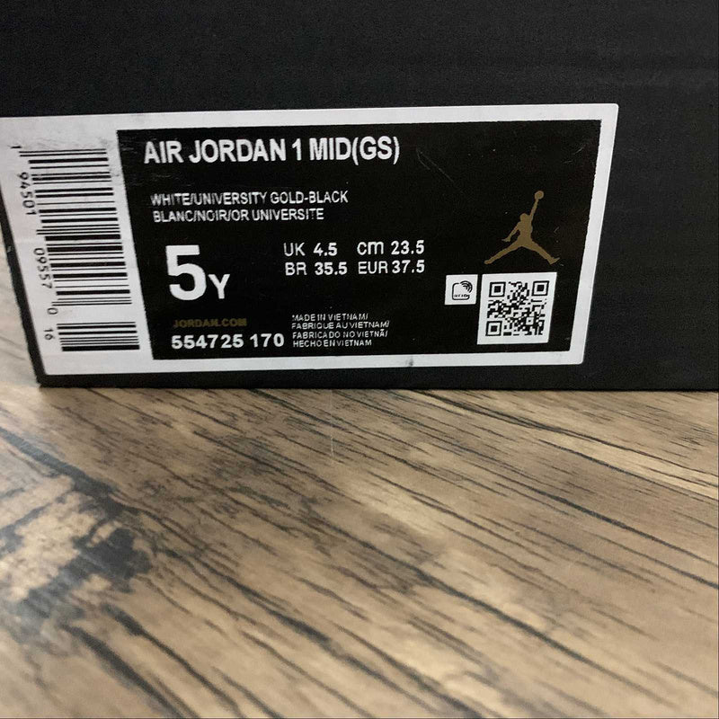 AJ1 Mid
