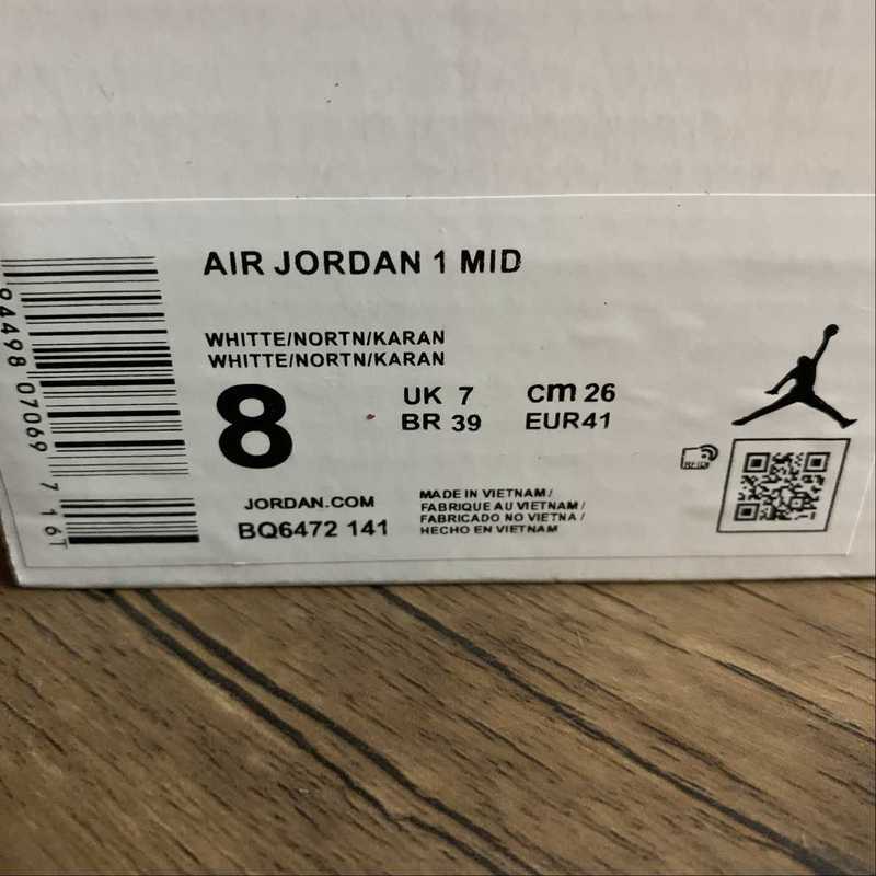 AJ1 Mid