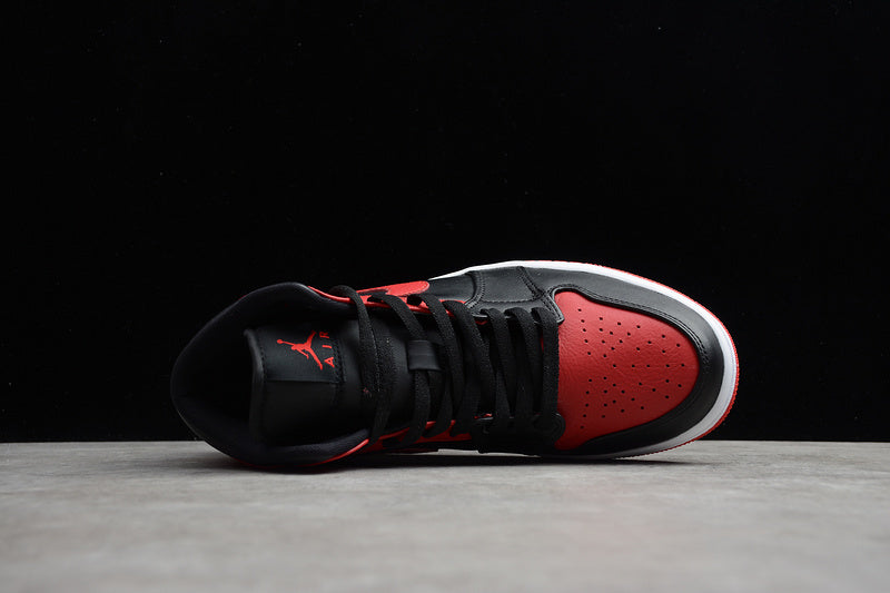 AJ1 Mid