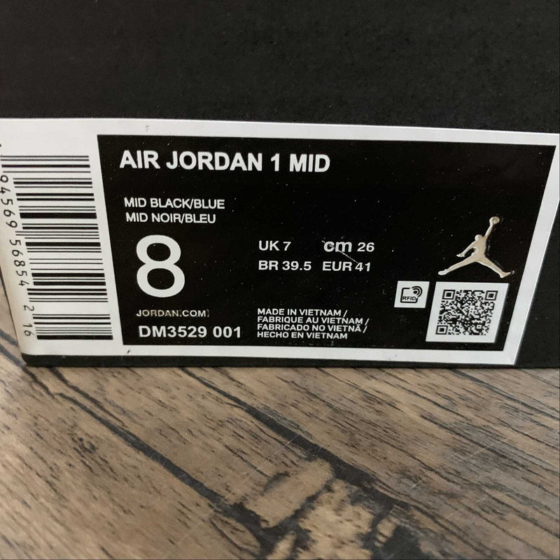 AJ1 Mid