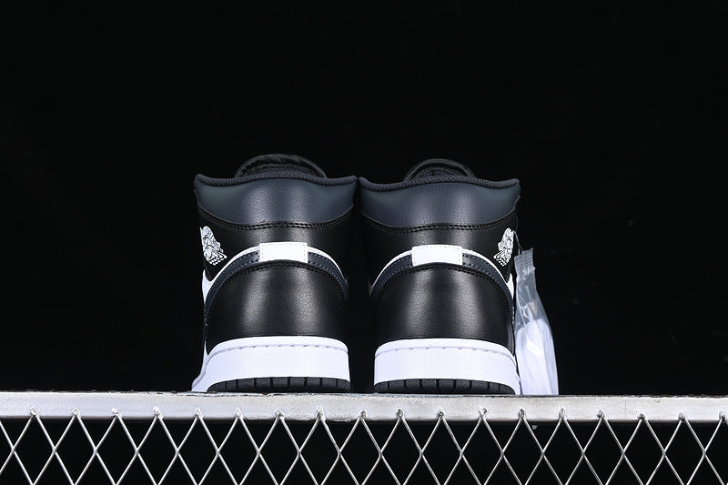 AJ1 Mid
