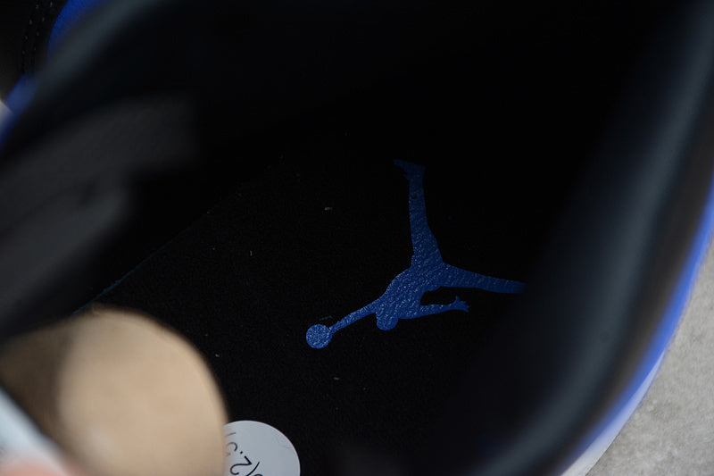 AJ1 Mid