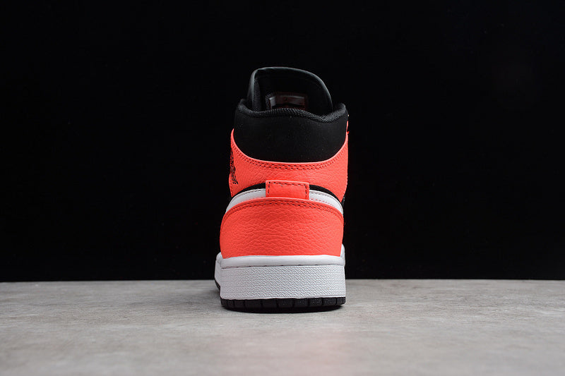 AJ1 Mid