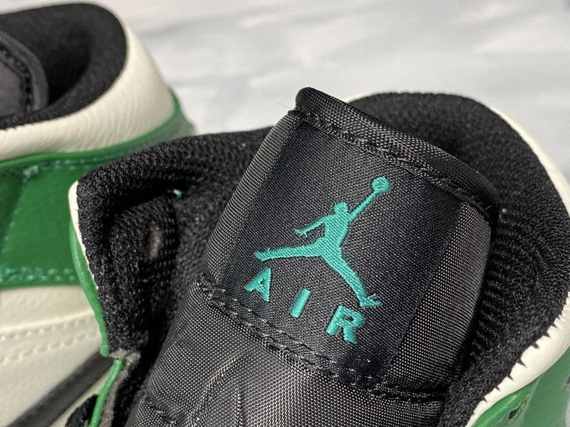 AJ1 Mid