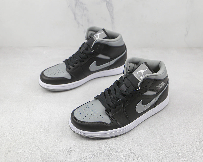 AJ1 Mid