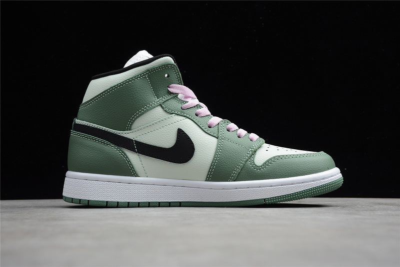 AJ1 Mid