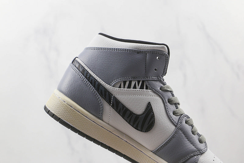 AJ1 Mid