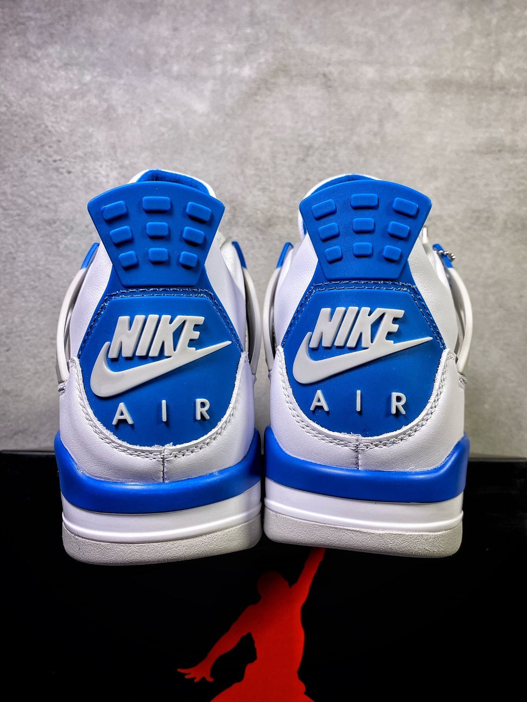AJ4